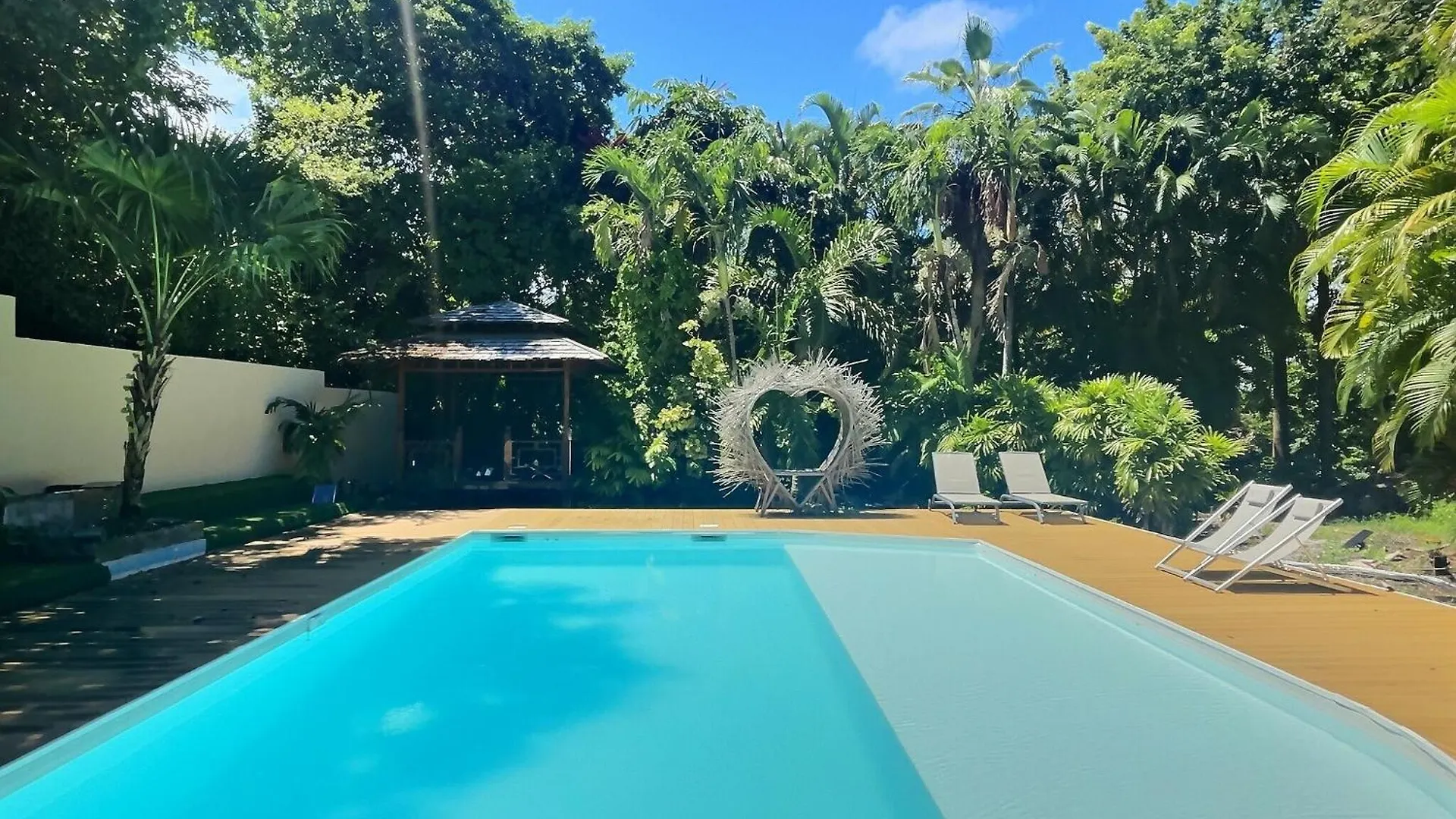 Cosy Studio De 2-4 Personnes A Prix Abordable Avec Grande Piscine Proche Plage Et Toutes Commodites Le Gosier  Guadalupe