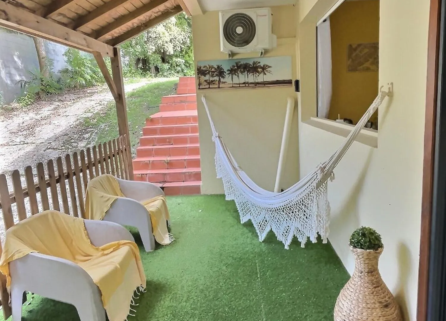 Cosy Studio De 2-4 Personnes A Prix Abordable Avec Grande Piscine Proche Plage Et Toutes Commodites Le Gosier